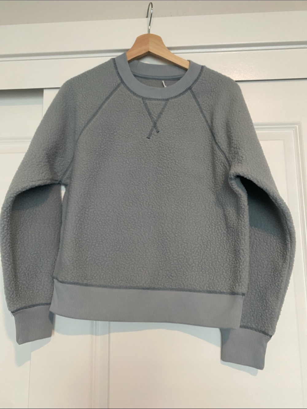 Everlane Women’s Fleece Pullover